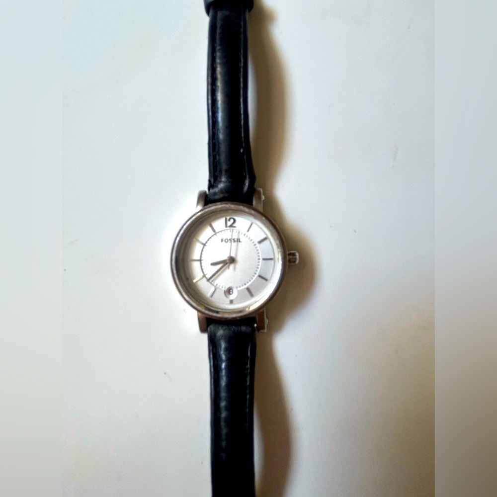 Vintage Fossil Watch Women Silver Tone Quartz